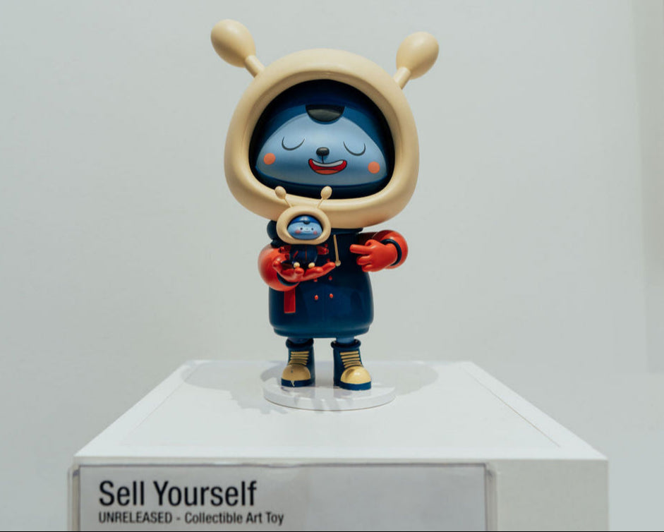 Sell Yourself - Premium 10 Inch Figure